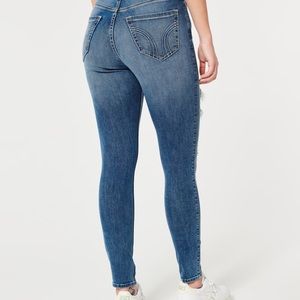 Women’s Hollister CURVY HIGH-RISE RIPPED MEDIUM WASH SUPER SKINNY JEANS
